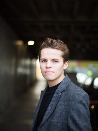Photo of conductor Adam Hickox