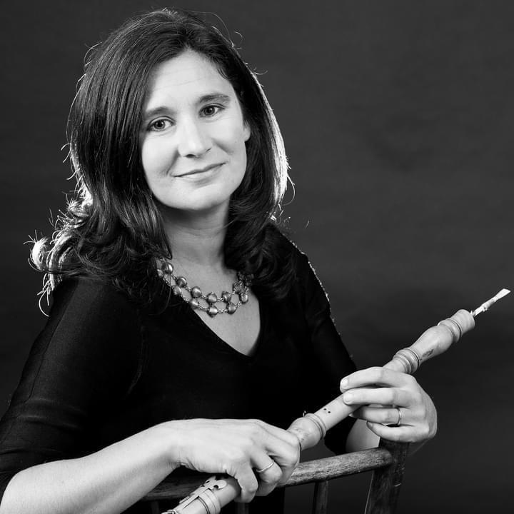 Alexandra Bellamy holding a baroque oboe