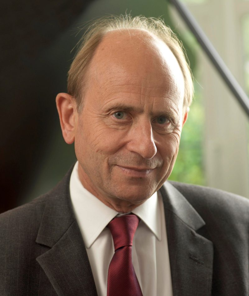 Christopher Elton - استاد profile picture