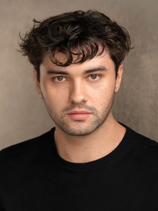 Noah Bradley headshot