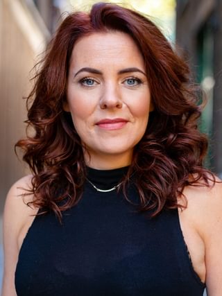 Rachel Tucker Headshot