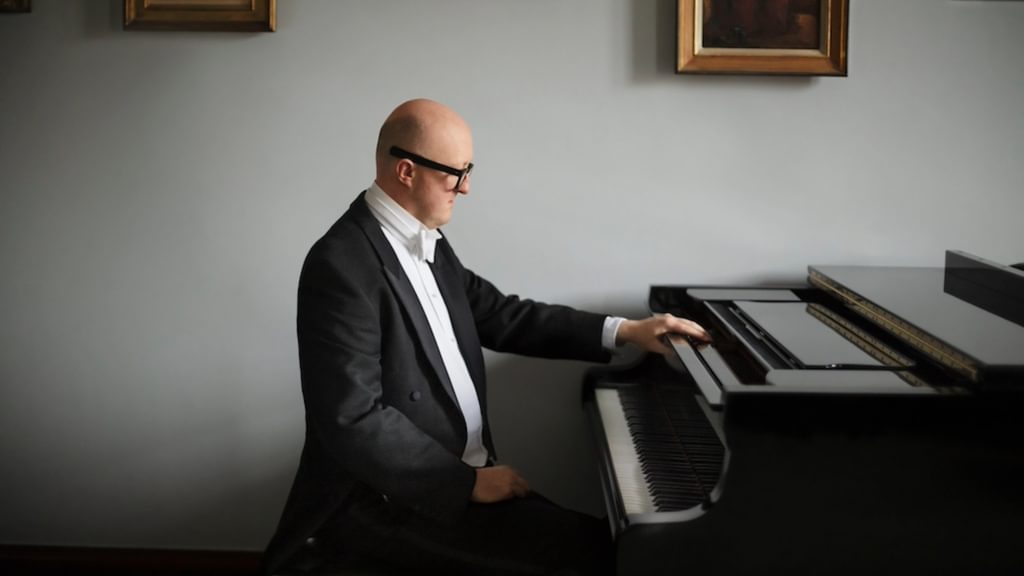 Matthew Schellhorn at piano
