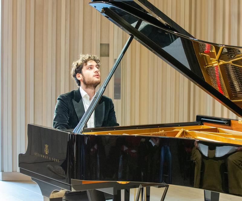 A pianist in concert